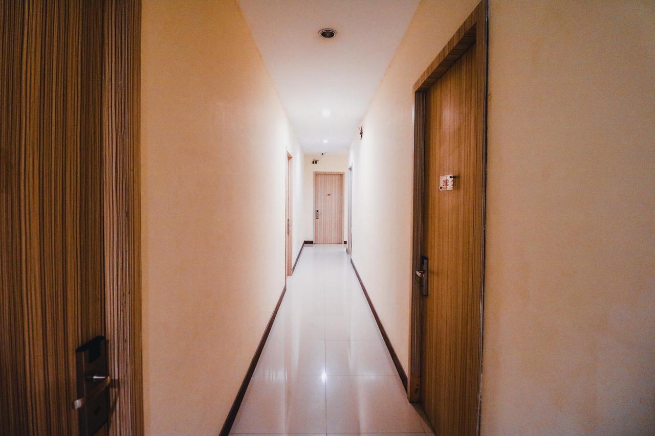 Reddoorz Plus Near Sultan Hasanuddin Airport Makassar Eksteriør bilde