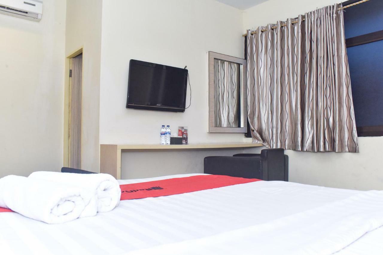Reddoorz Plus Near Sultan Hasanuddin Airport Makassar Eksteriør bilde