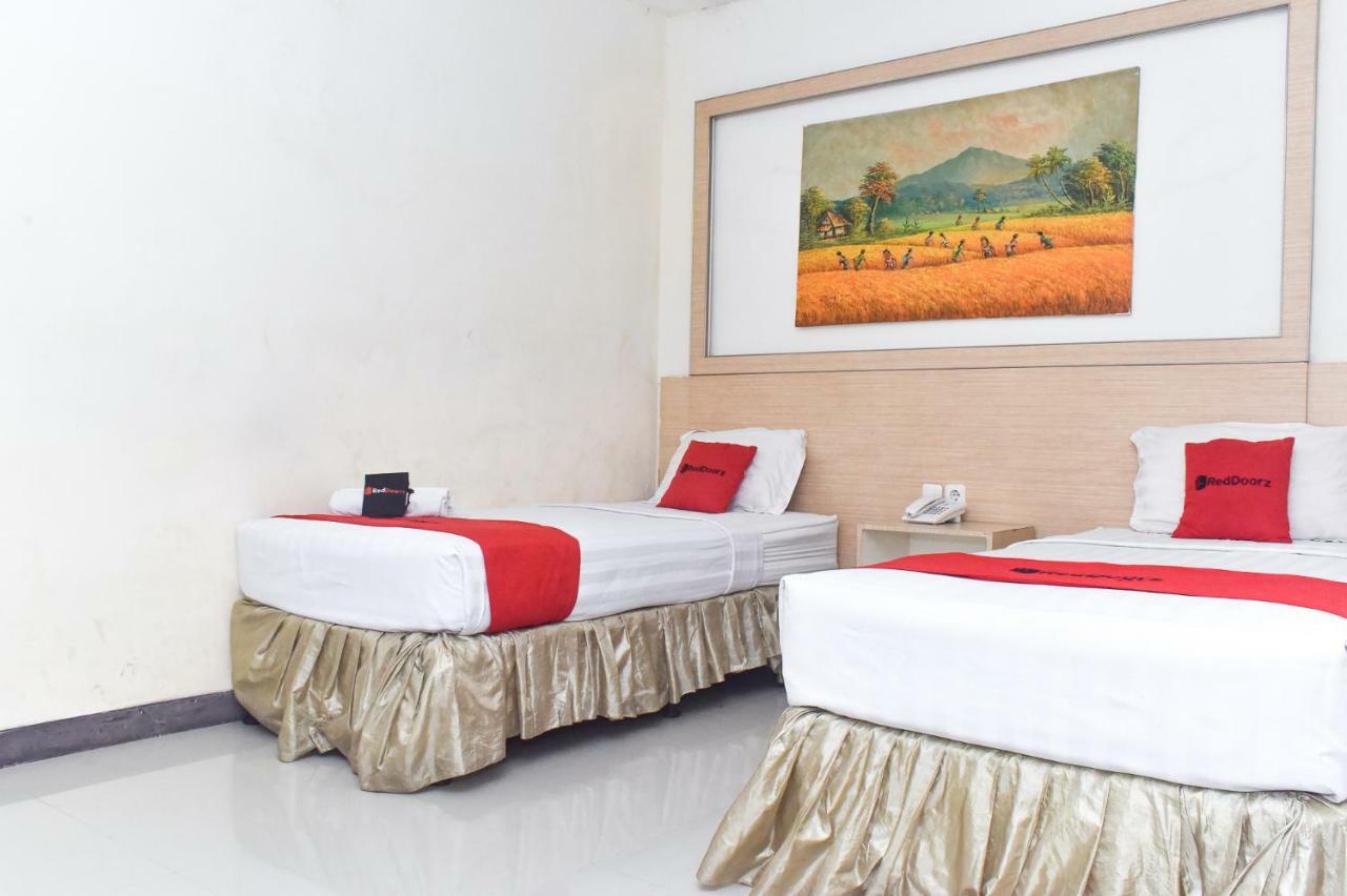 Reddoorz Plus Near Sultan Hasanuddin Airport Makassar Eksteriør bilde