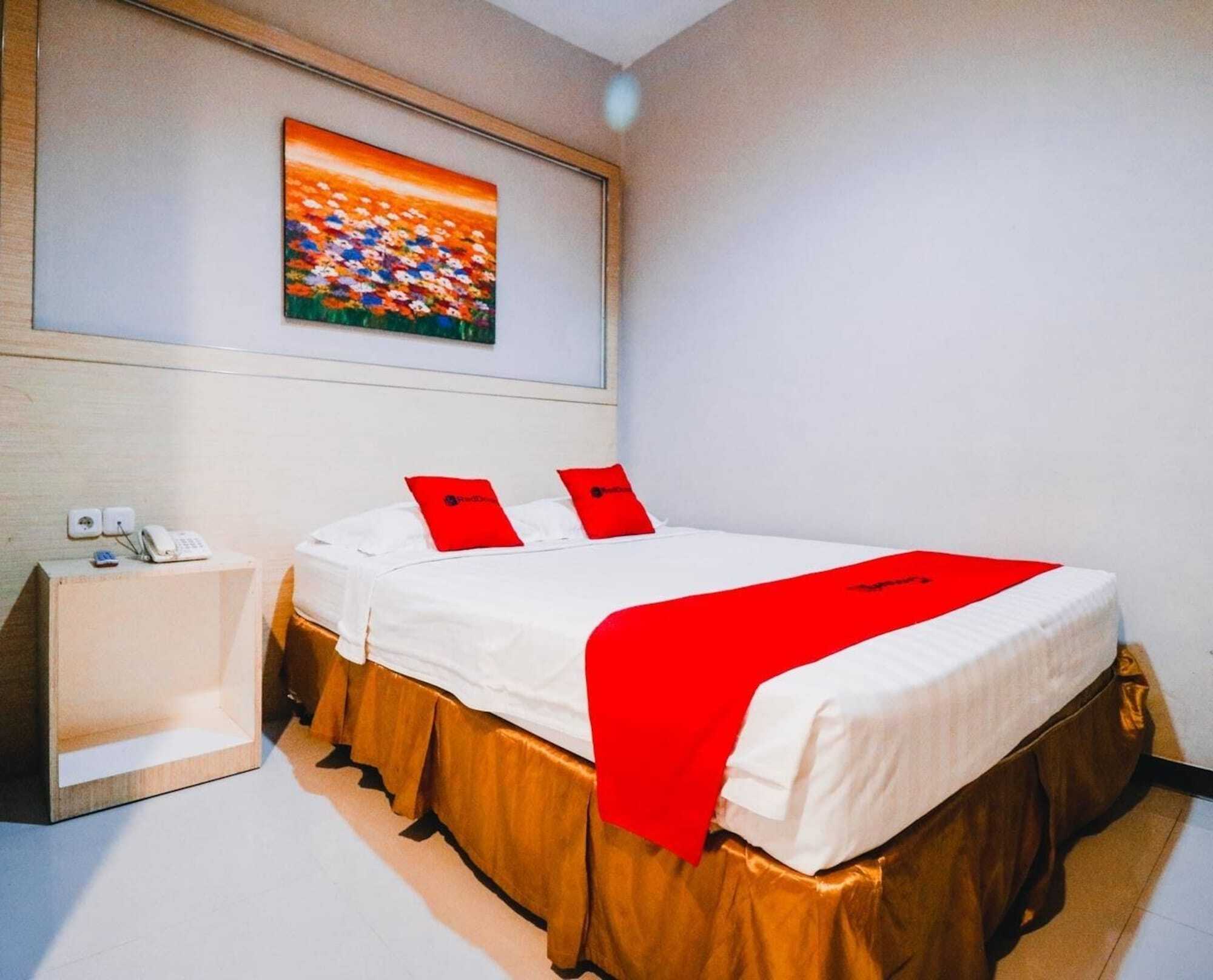 Reddoorz Plus Near Sultan Hasanuddin Airport Makassar Eksteriør bilde